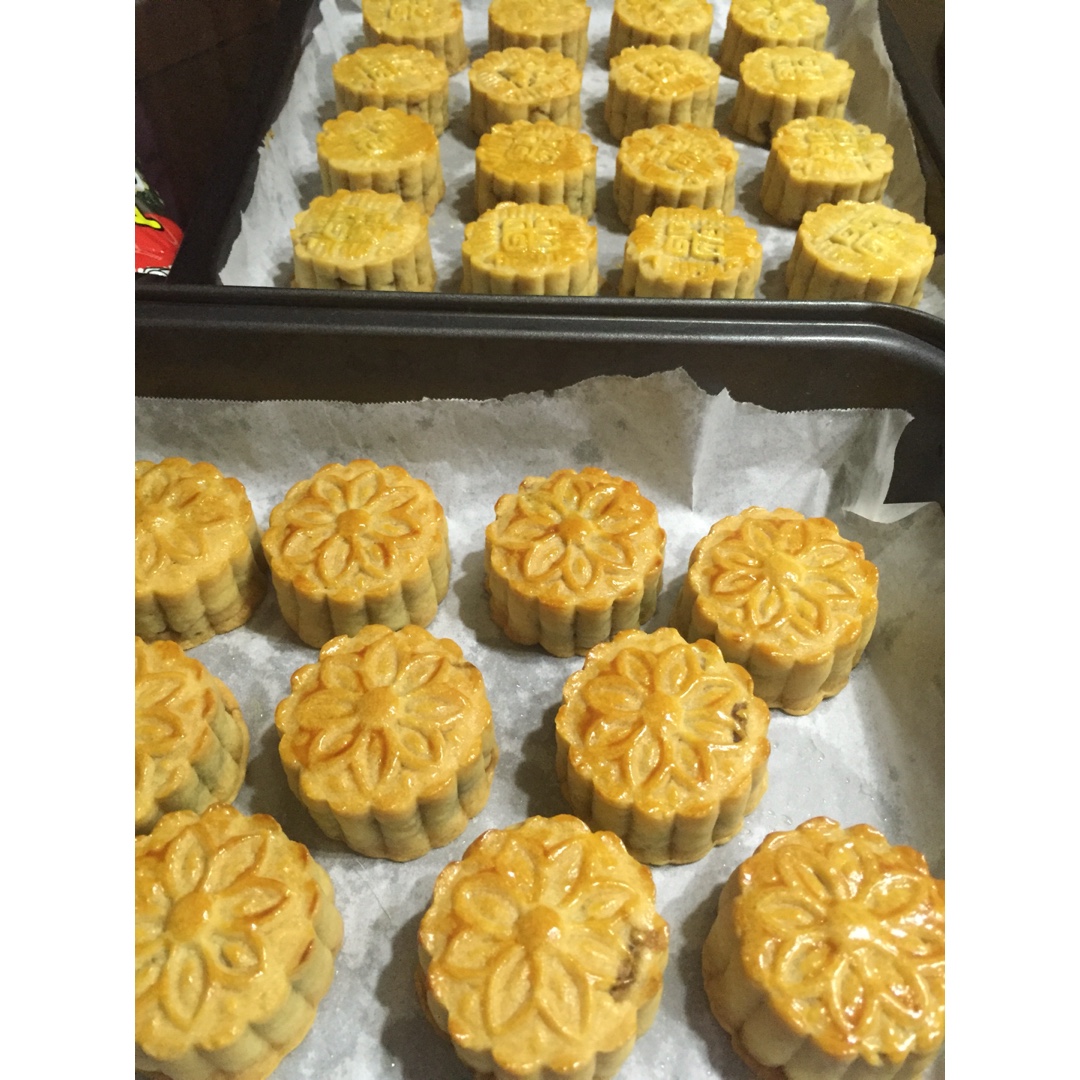 广式月饼——蛋黄莲蓉月饼
