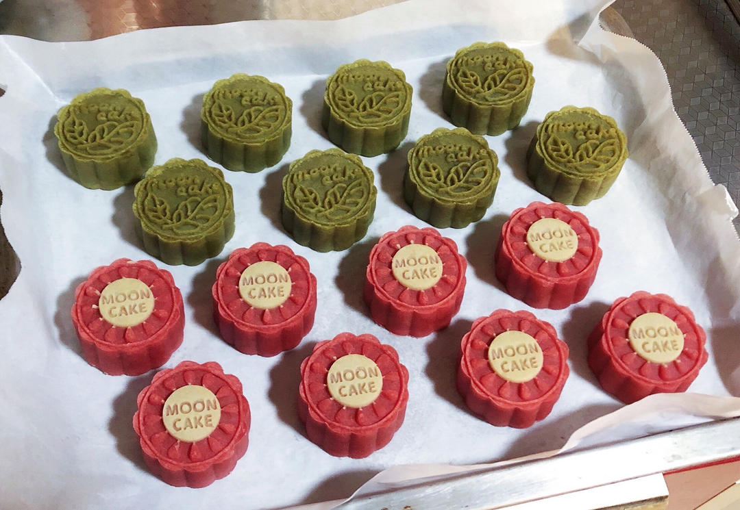 超简单，桃山皮月饼，可定制模具做自己喜欢的图案