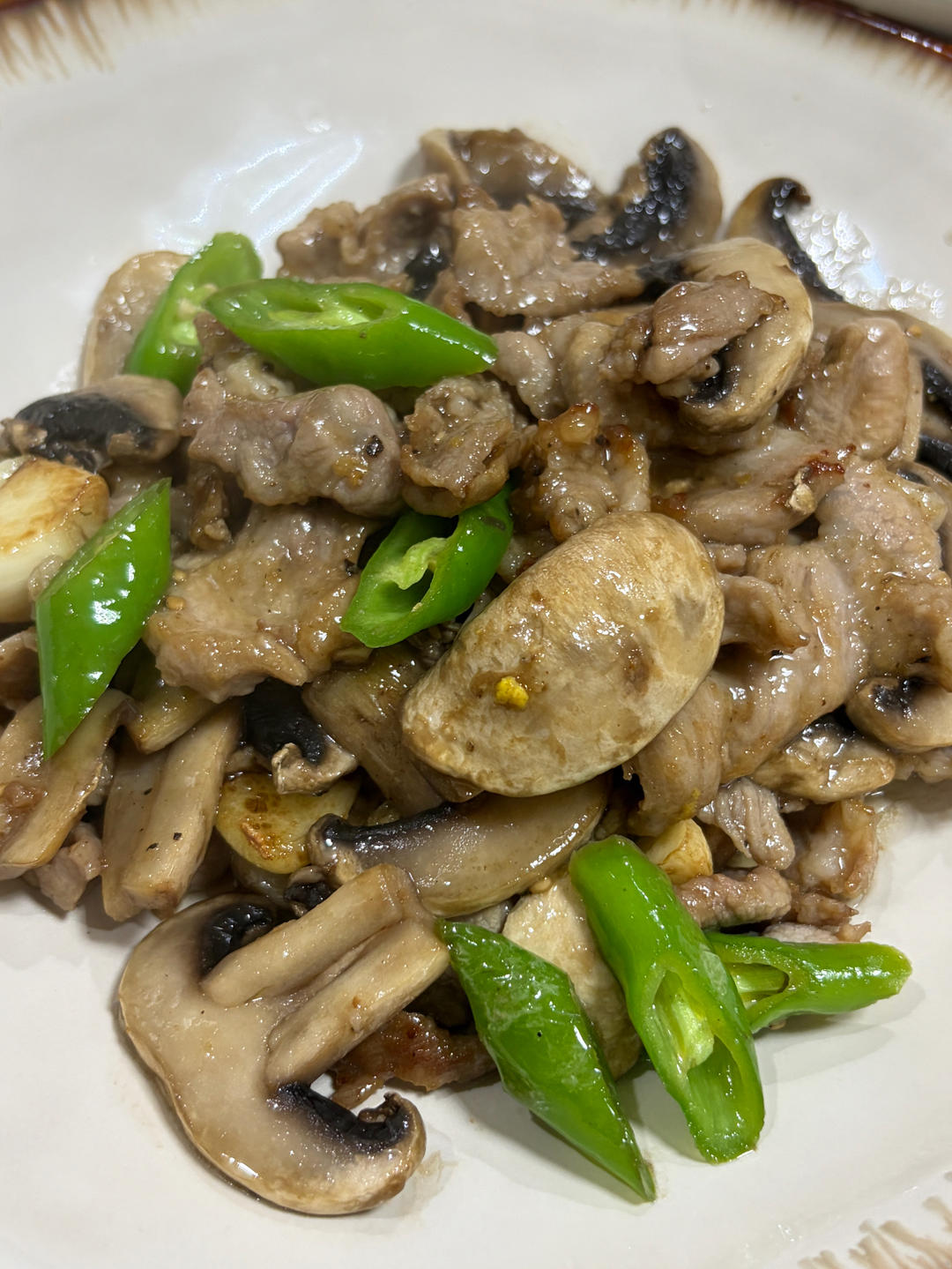 口菇炒肉片（黑胡椒味儿）