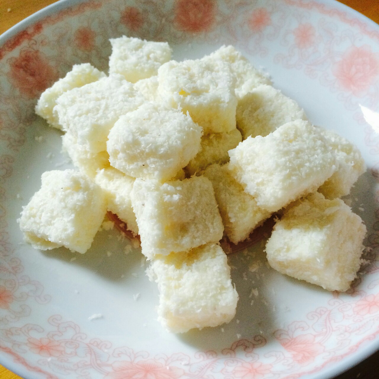 椰丝牛奶小方糕