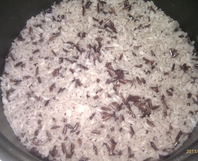 墨江紫米饭的做法