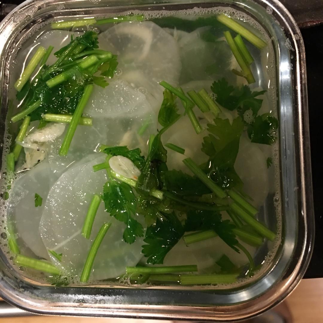 萝卜虾皮汤
