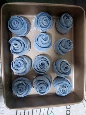 蓝色妖姬玫瑰花餐包的做法 步骤12