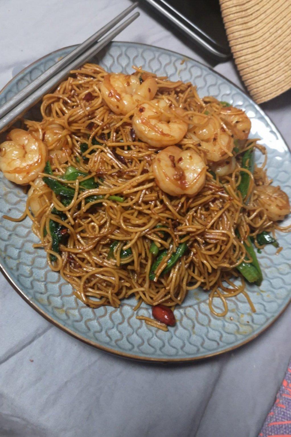 虾仁炒面