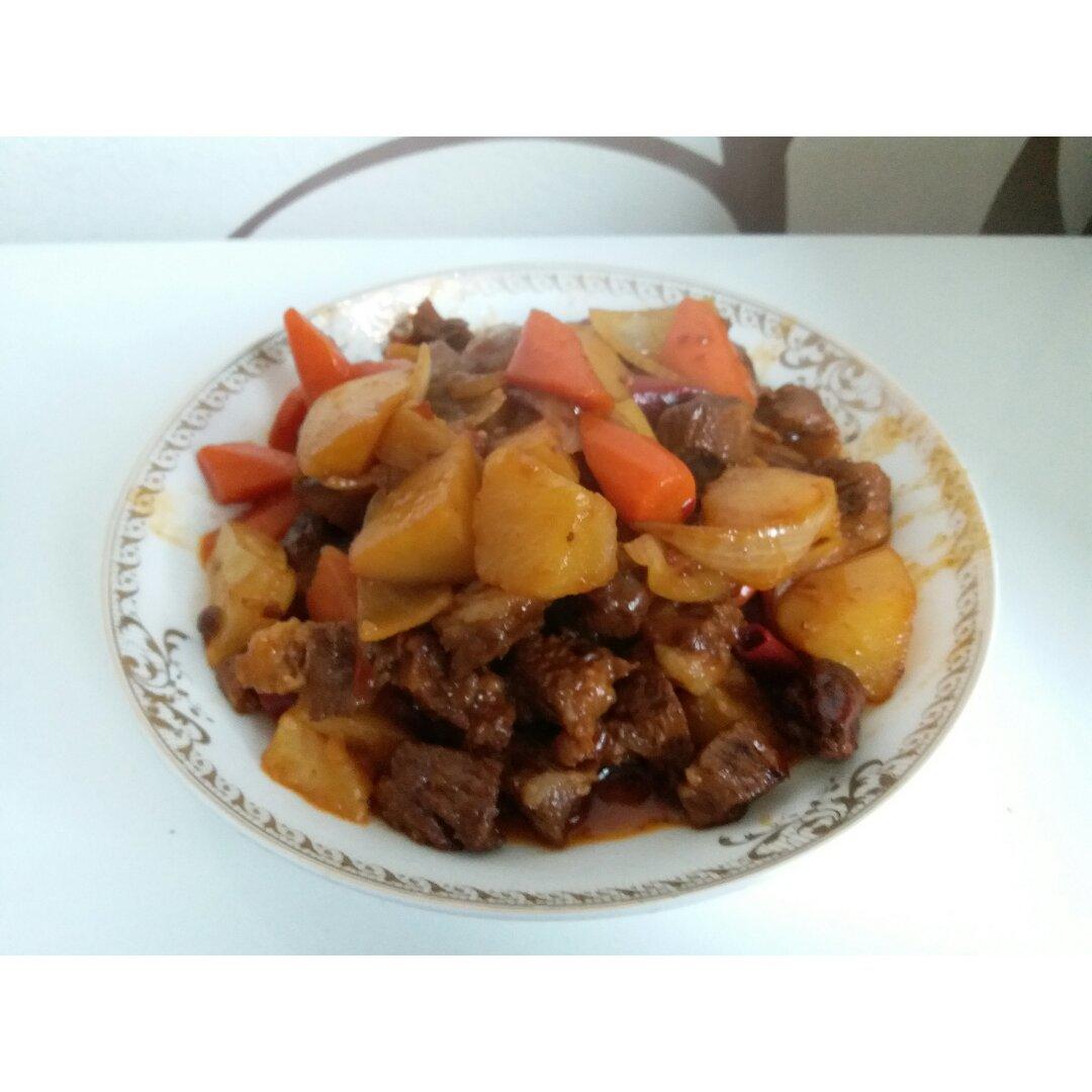胡萝卜土豆烧牛腩