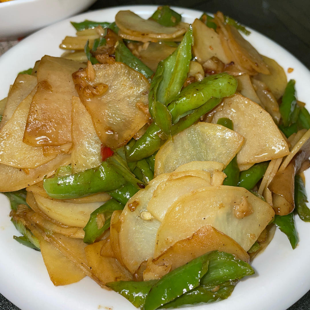 比肉都好吃的青椒炒土豆片😋简单又美味❗️