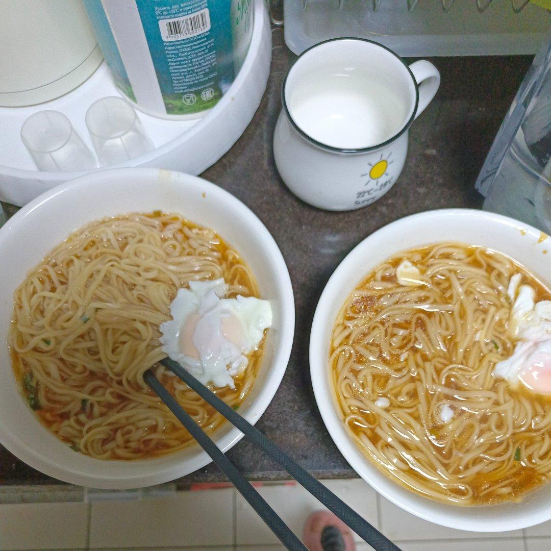 好简单的葱花面条，又鲜又香，早餐来一碗太舒服