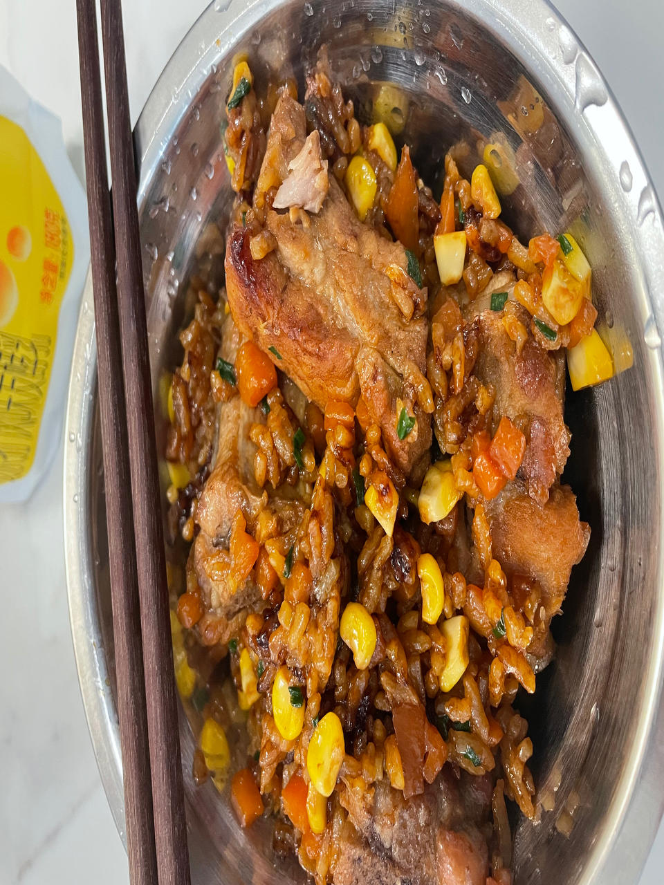 【排骨焖饭】