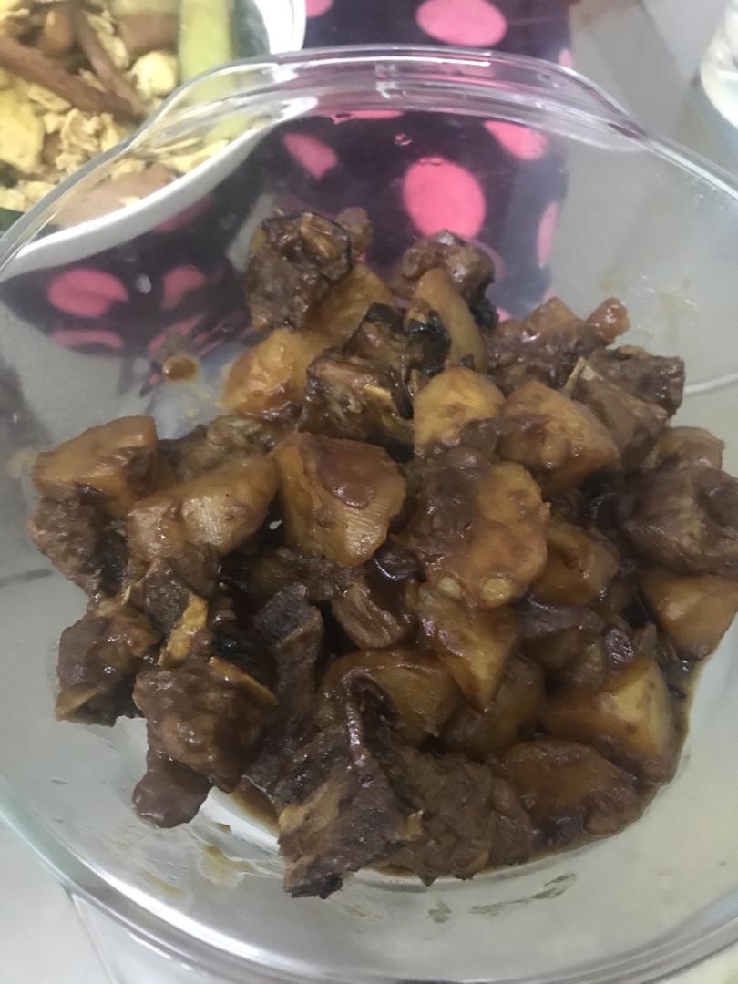 黄豆酱炖排骨