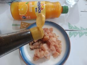 澄汁鸡丁炒青椒的做法 步骤2