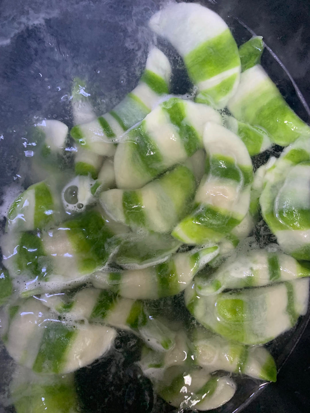 条纹饺子皮、菠菜面