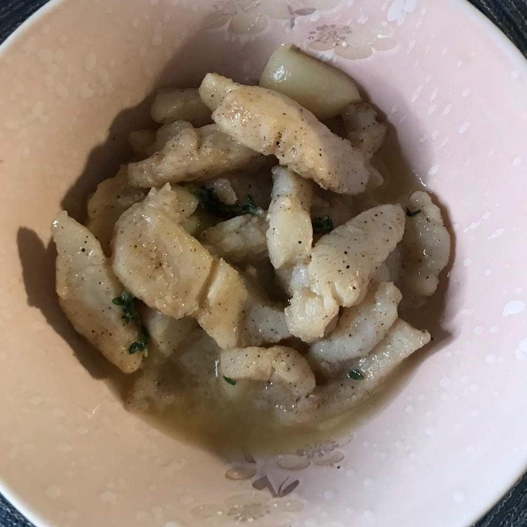 超级简单的百里香香煎巴沙鱼