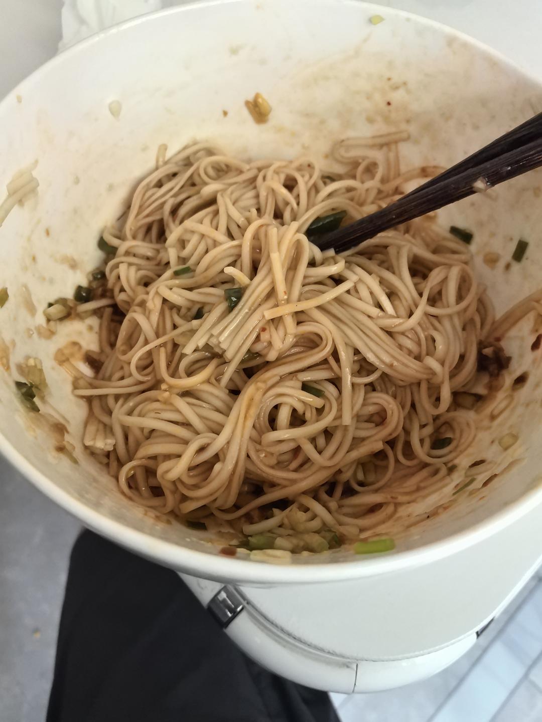 夏日快手凉拌面