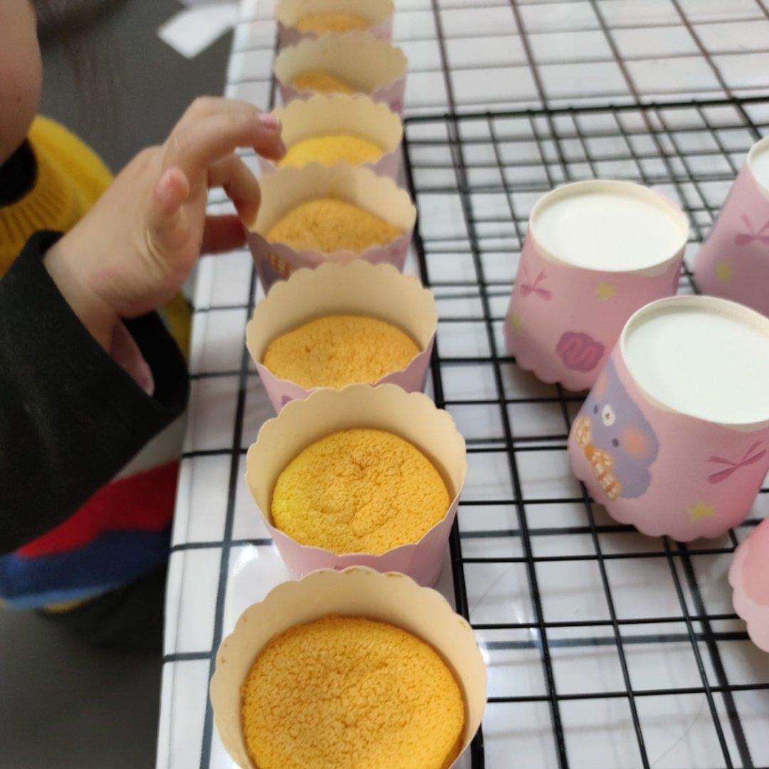 戚风小纸杯蛋糕