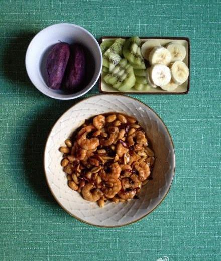 减脂增肌早餐-130925-黄飞鸿版宫保虾仁，微波炉蒸烤紫薯，奇异果，香蕉的做法