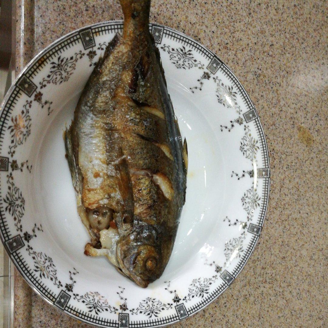图解“煎鱼~入味又不破皮”的简单方法
