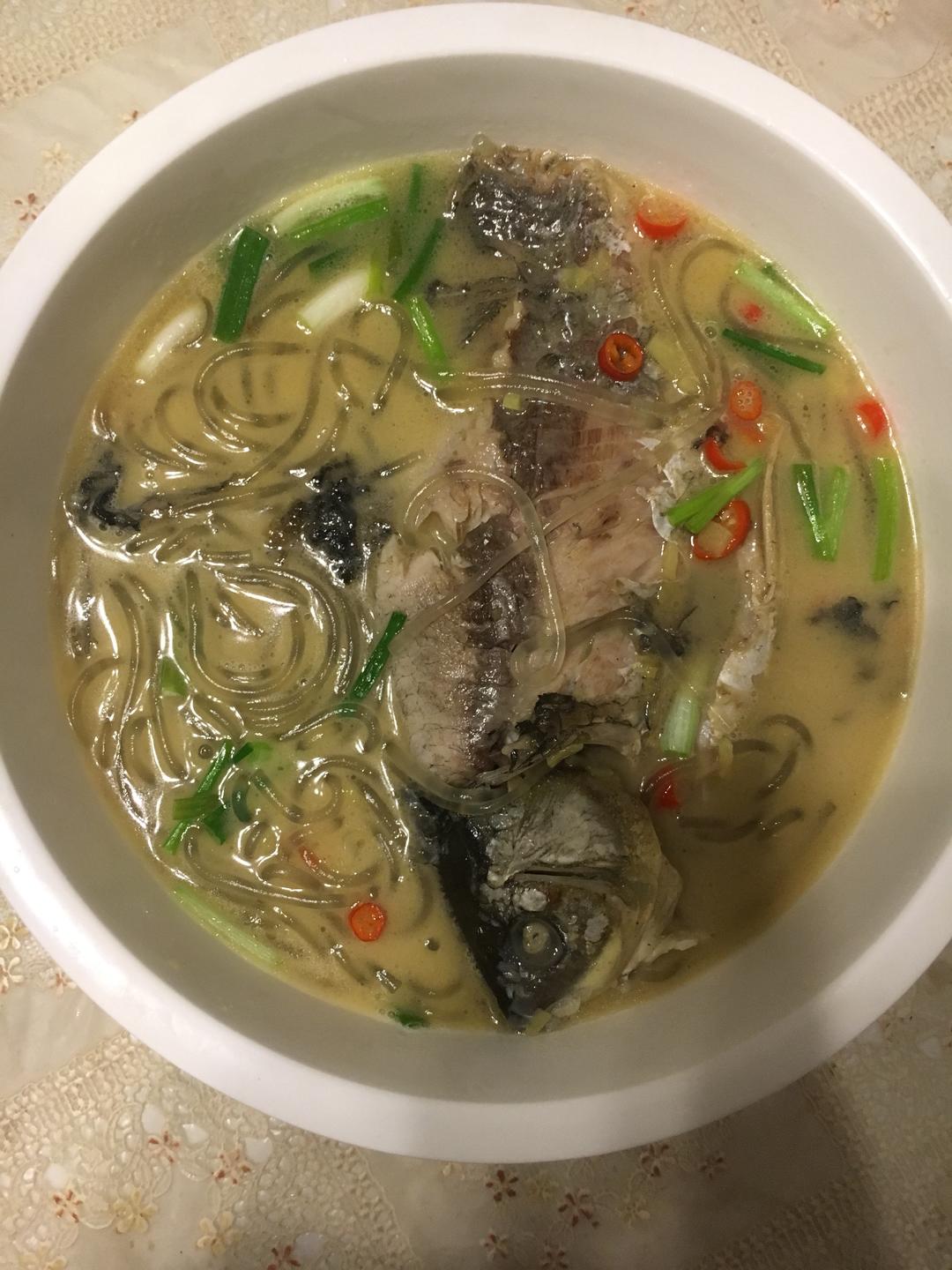 祁阳鱼煮红薯粉的做法