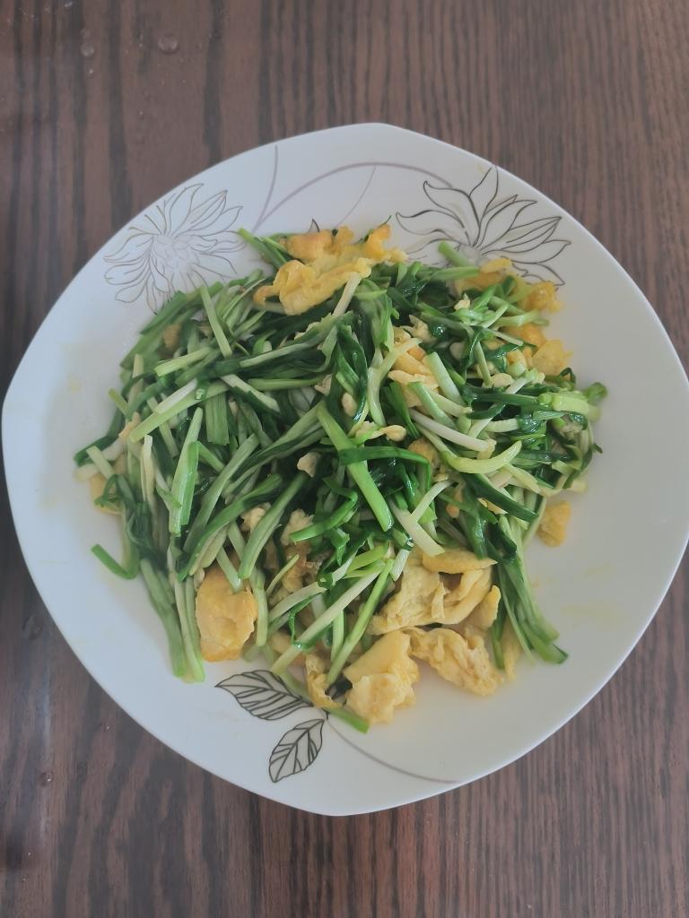 蒜苗炒鸡蛋