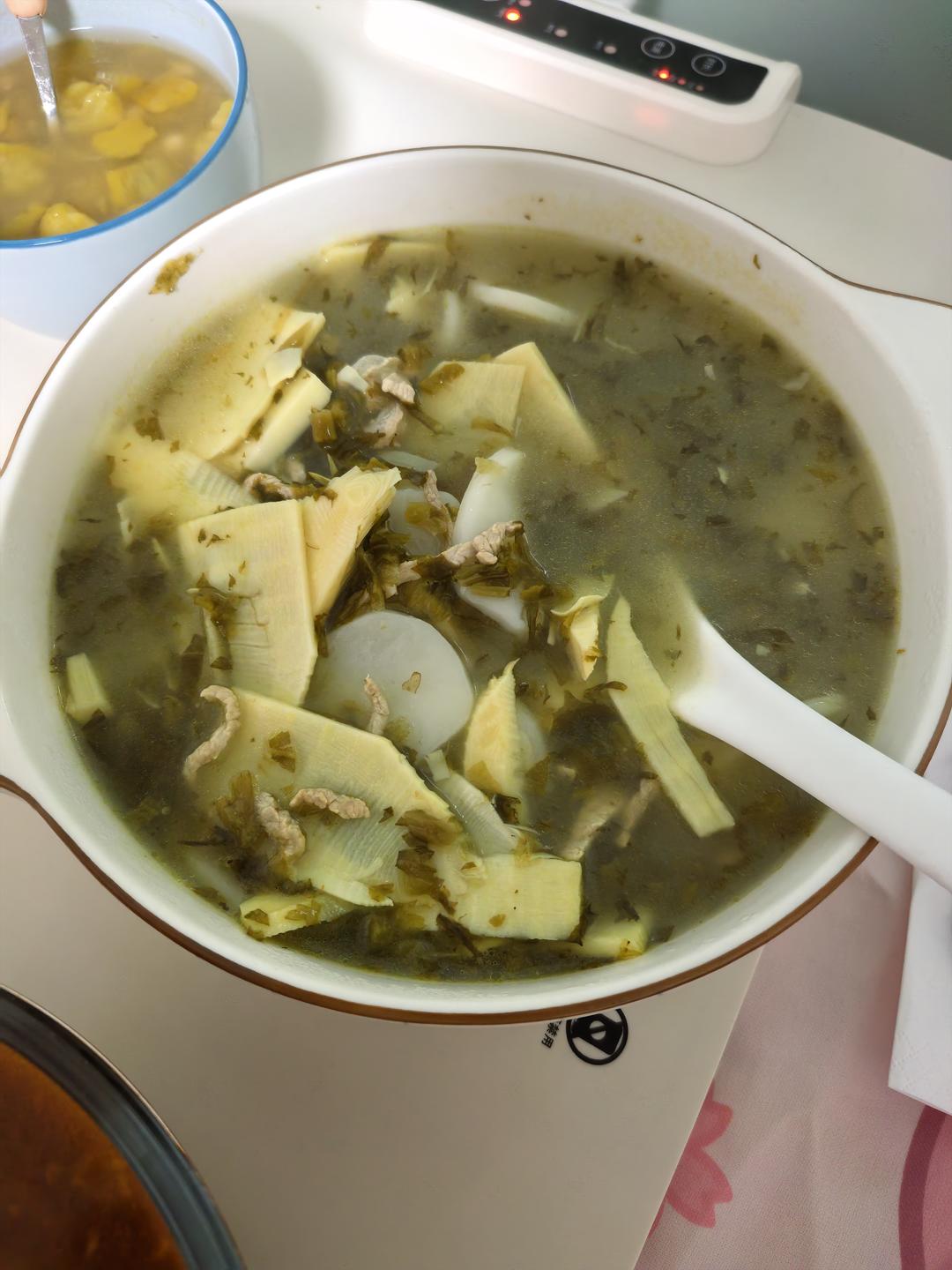 咸菜冬笋汤年糕