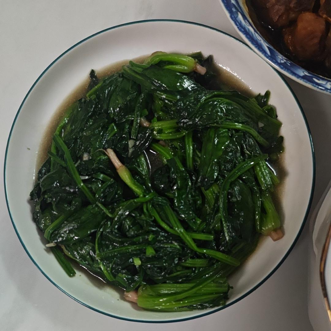 不涩口又嫩的清炒菠菜