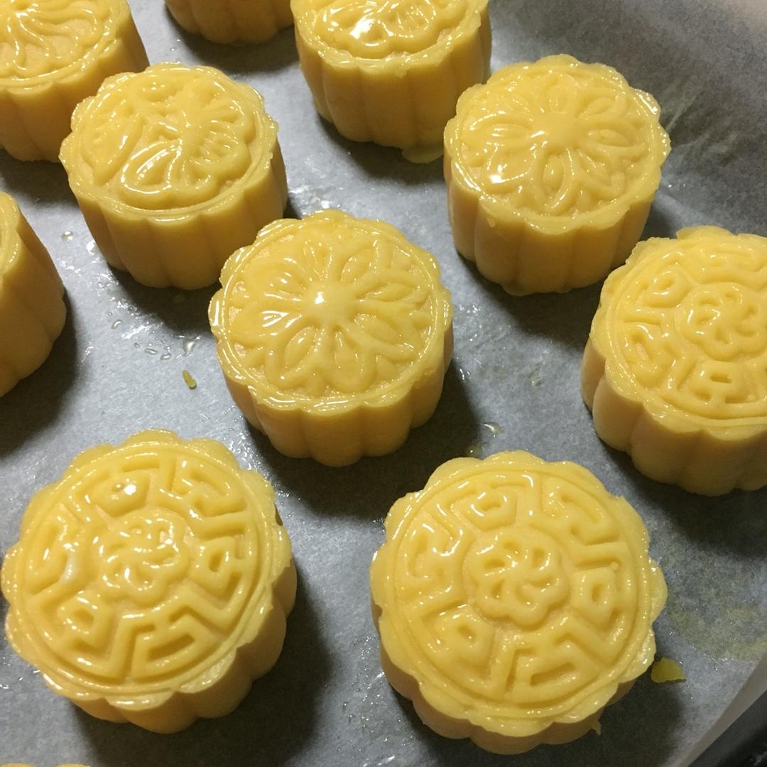 还原半岛奶黄月饼