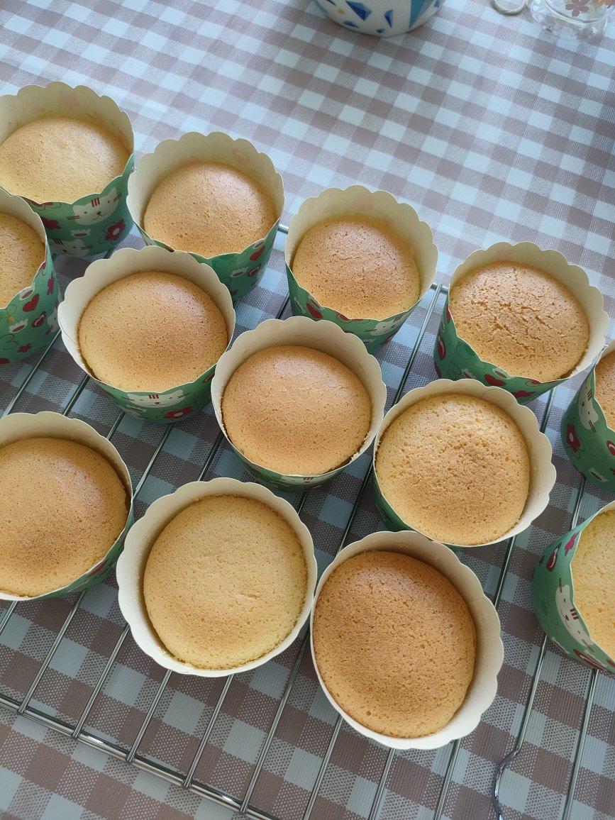 纸杯蛋糕 8寸戚风蛋糕的量