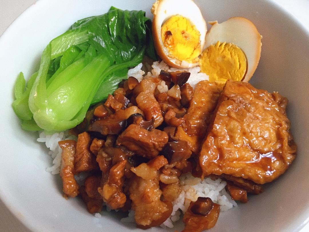 【卤肉饭】