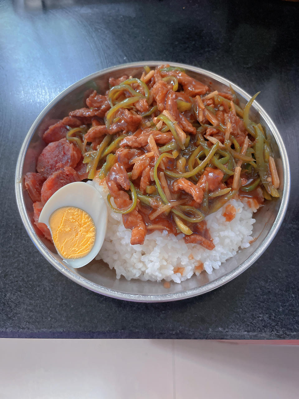 青椒肉丝盖浇饭