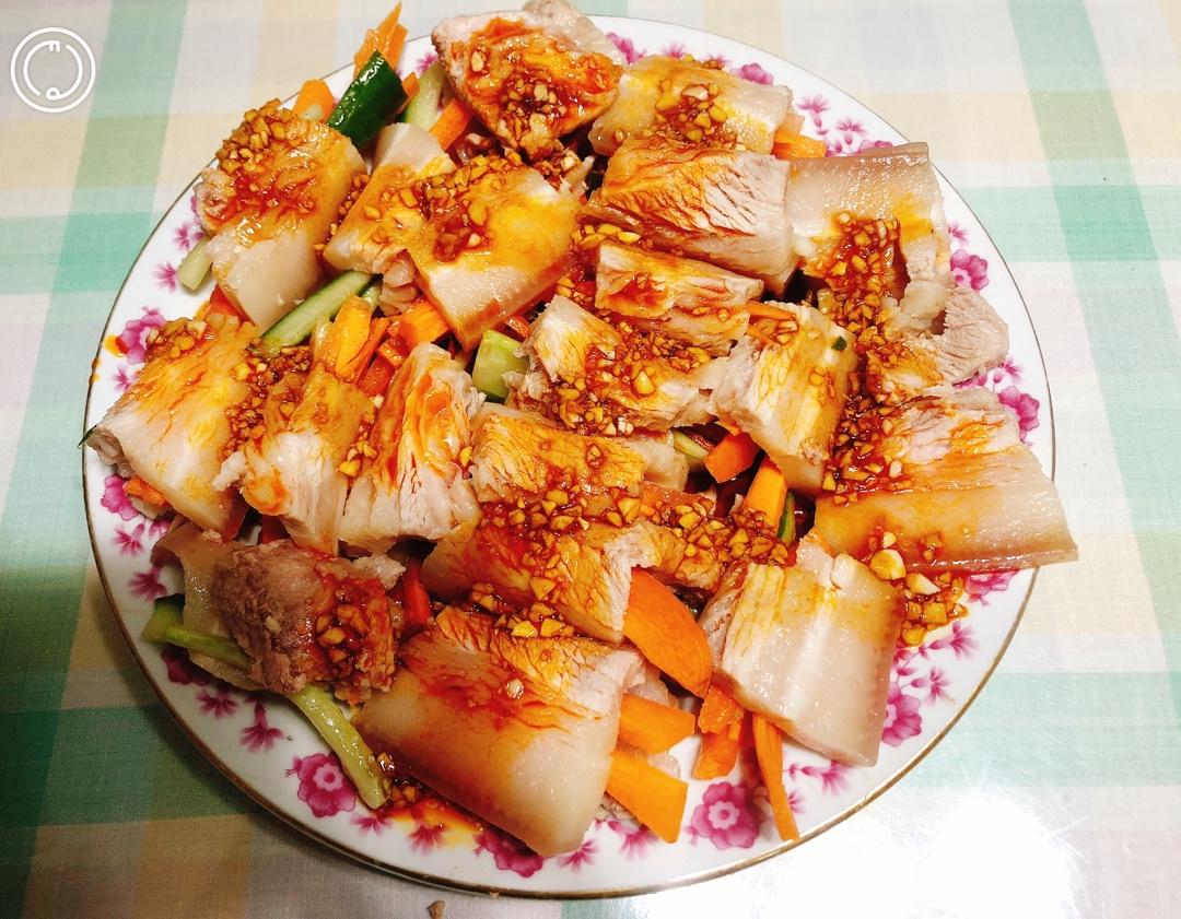 厨师长教你：“蒜泥白肉”的家常做法，看的口水直流
