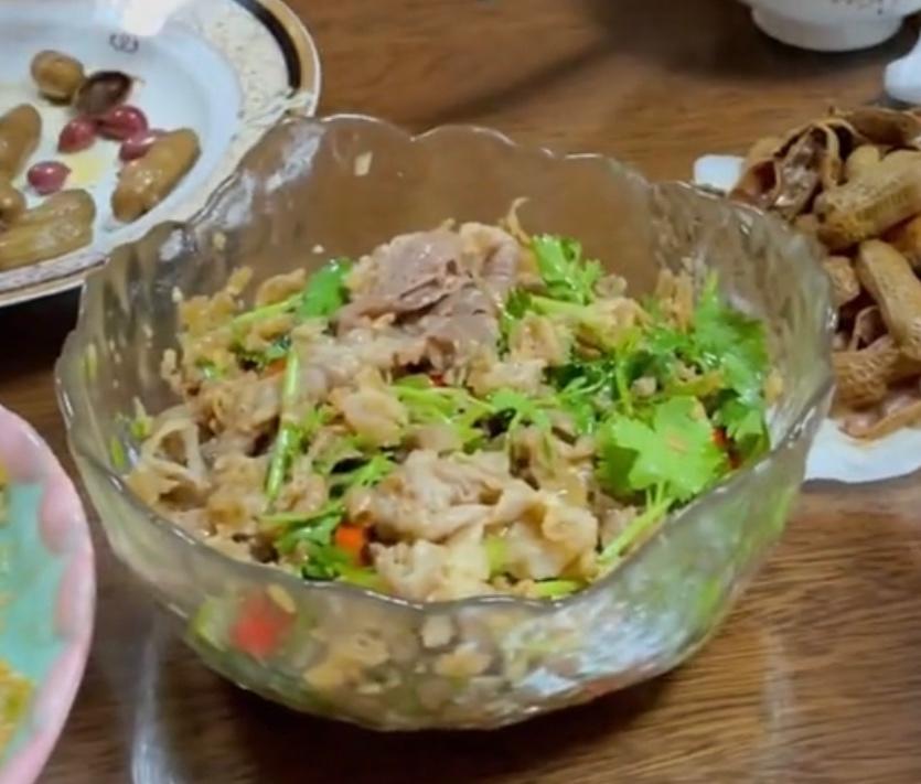 凉拌肥牛的做法