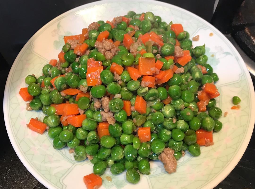 太空兔921-1做的豌豆炒肉末