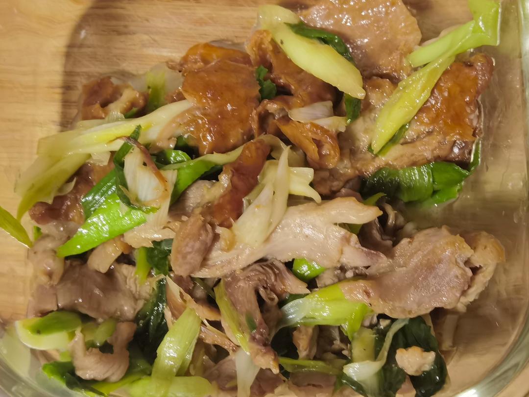 青蒜炒烤鸭肉