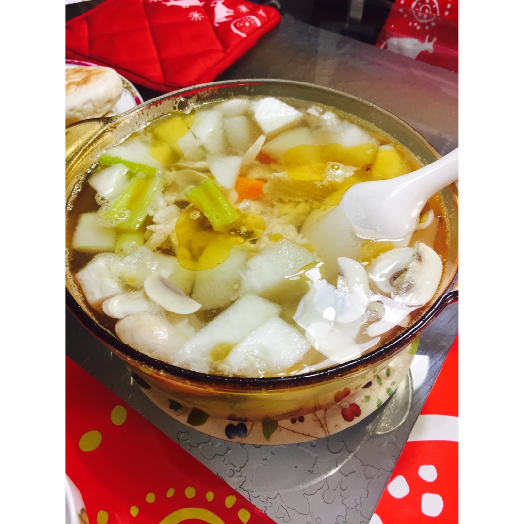 [冬季暖汤]冬瓜胡萝卜口蘑鸡肉汤