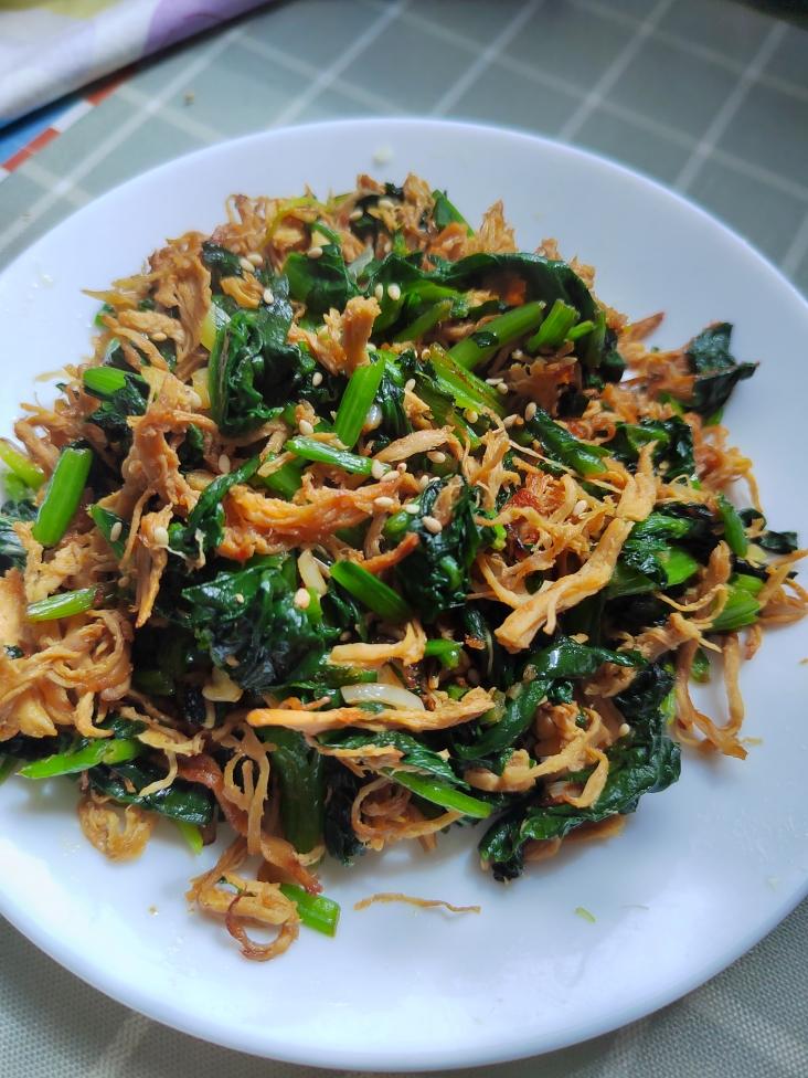 菠菜炒鸡丝（少油少盐）的做法