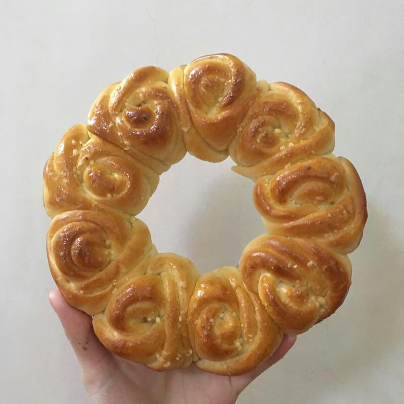 玫瑰花环面包