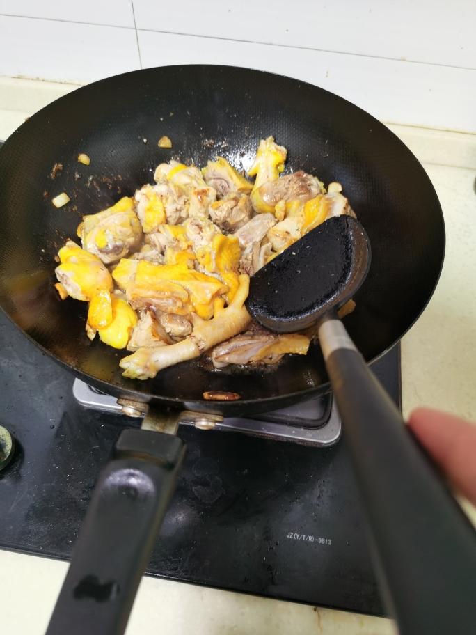 生炒土雞肉的做法 步驟4