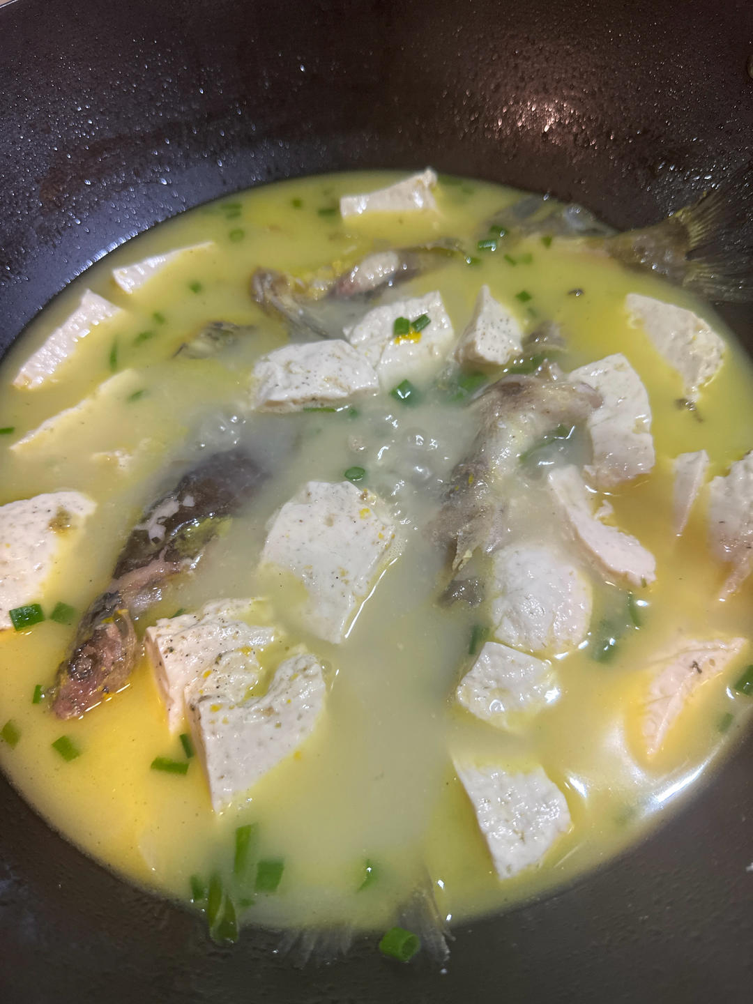 昂刺鱼豆腐汤（黄辣丁）