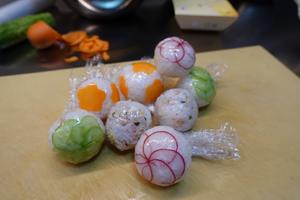 小朋友喜欢的可爱球球海苔饭团（日式手鞠寿司）15分钟快速食谱的做法 步骤11