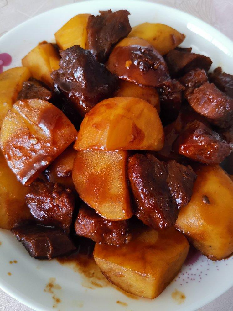 牛肉炖土豆