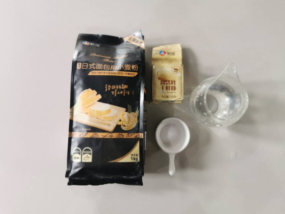 纯奶手撕吐司的做法 步骤1