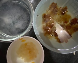 「滋润炖品」雪燕桃胶皂角米，美容养颜，做法简单的做法 步骤2