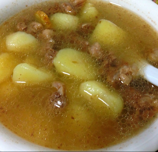 土豆粉丝牛腩汤