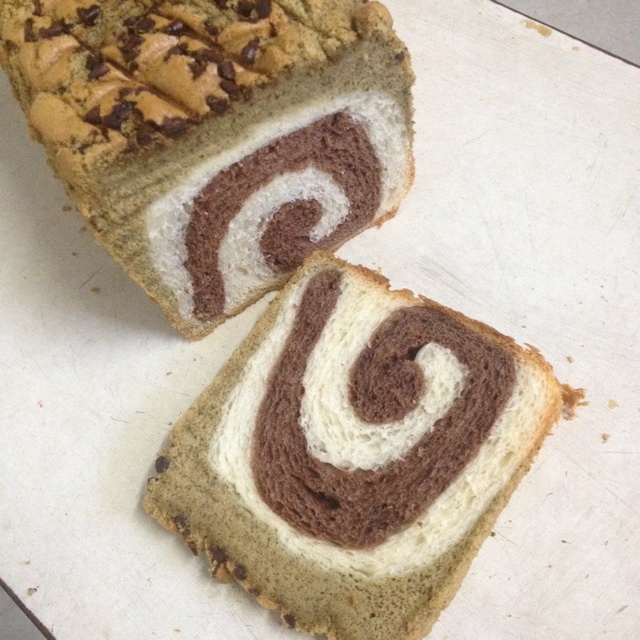 鄙人午夜玫瑰做的巧克力蛋糕面包