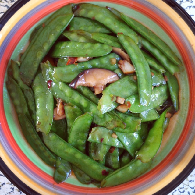荷兰豆炒蘑菇