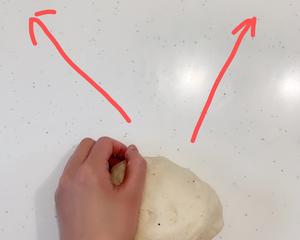 【无需手套膜.一次发酵】简单.快速.美味一体的软肥肥小面包（详细手揉教程）的做法 步骤3