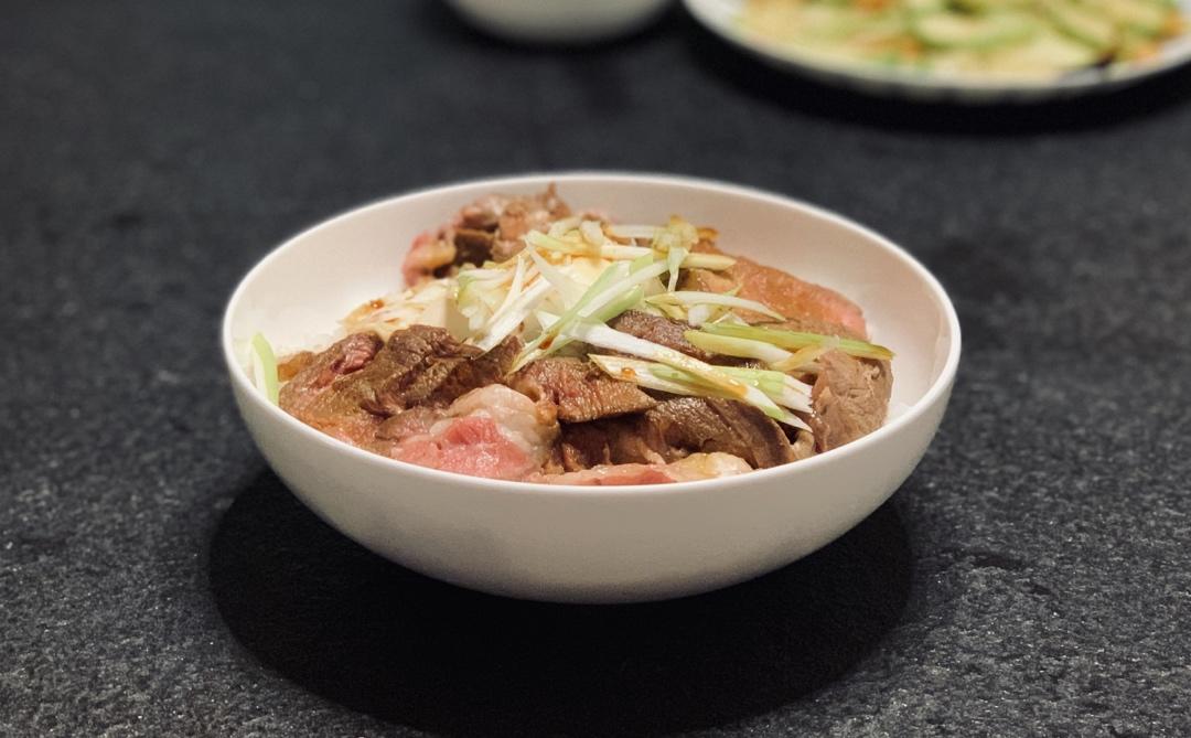 安格斯牛排肉丼饭