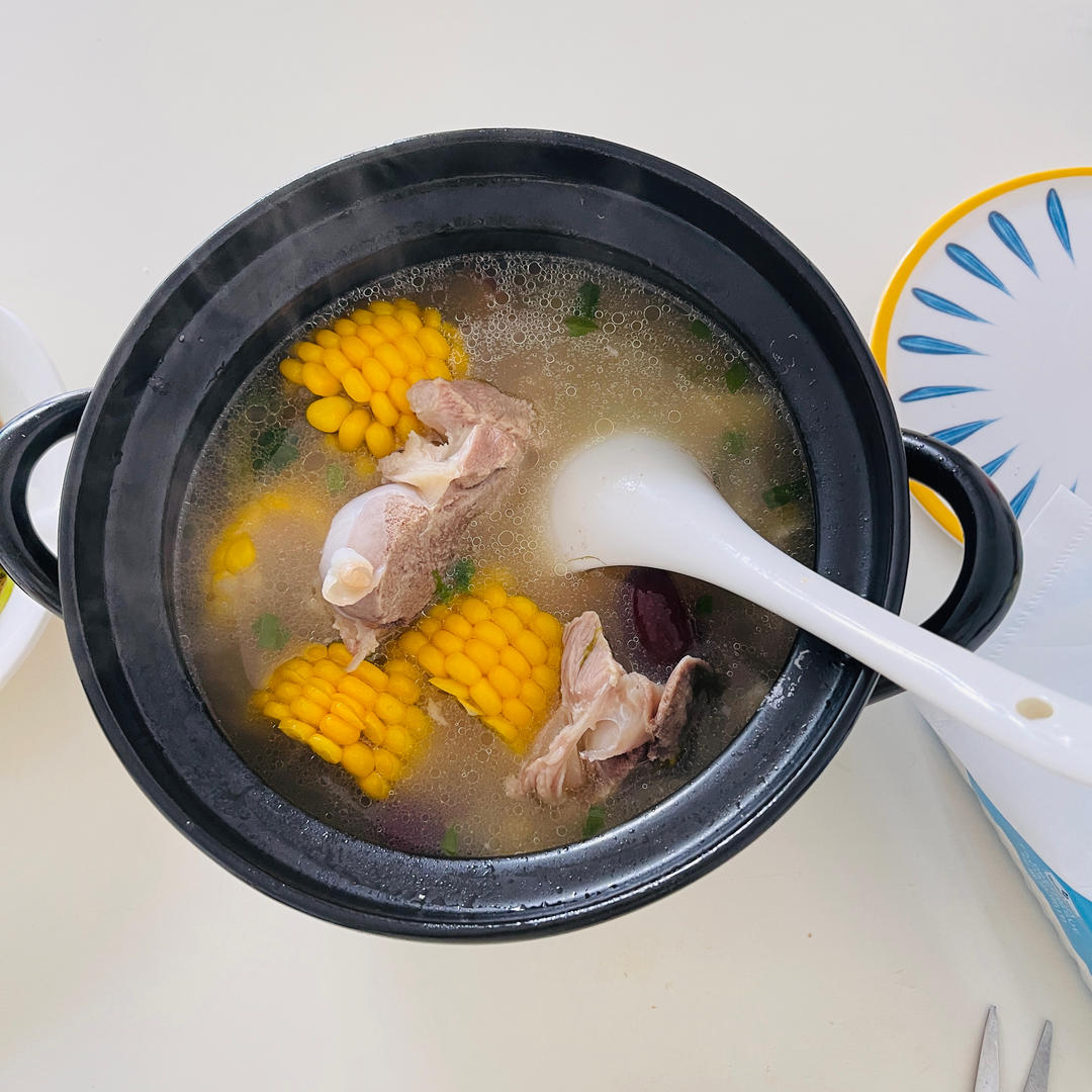 连吃三碗的玉米山药排骨汤