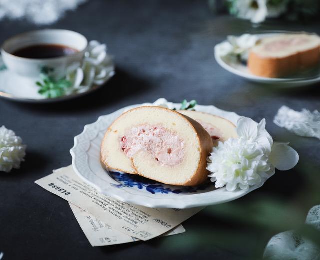 【北鼎菜谱】草莓巧克力脆蛋糕卷的做法