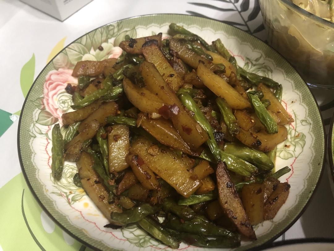 下饭神器❤️ 必须多备几碗米哦！！土豆烧豆角