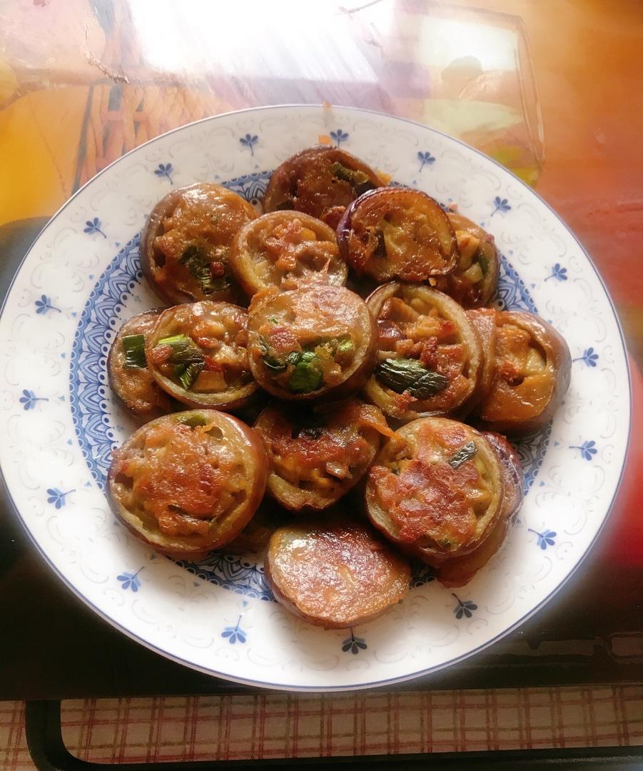 下厨房用户om35a做的不一样的网红肉沫茄子饼